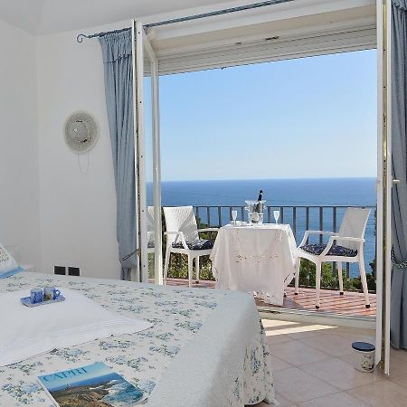 Marvelous Sea View Villa Капри Экстерьер фото