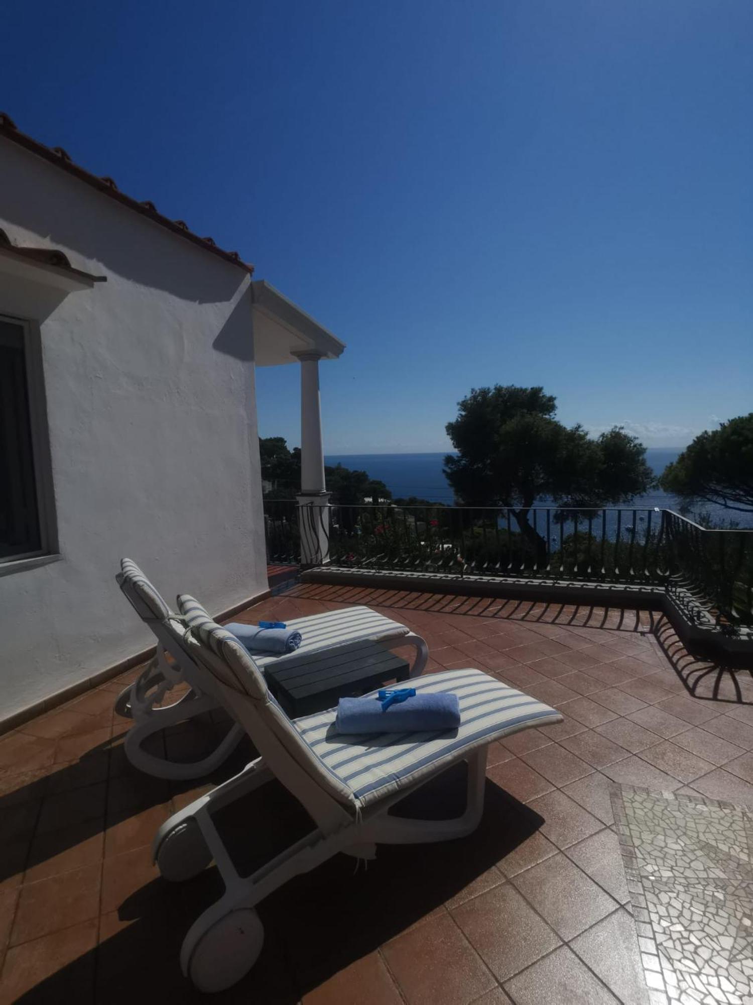 Marvelous Sea View Villa Капри Экстерьер фото