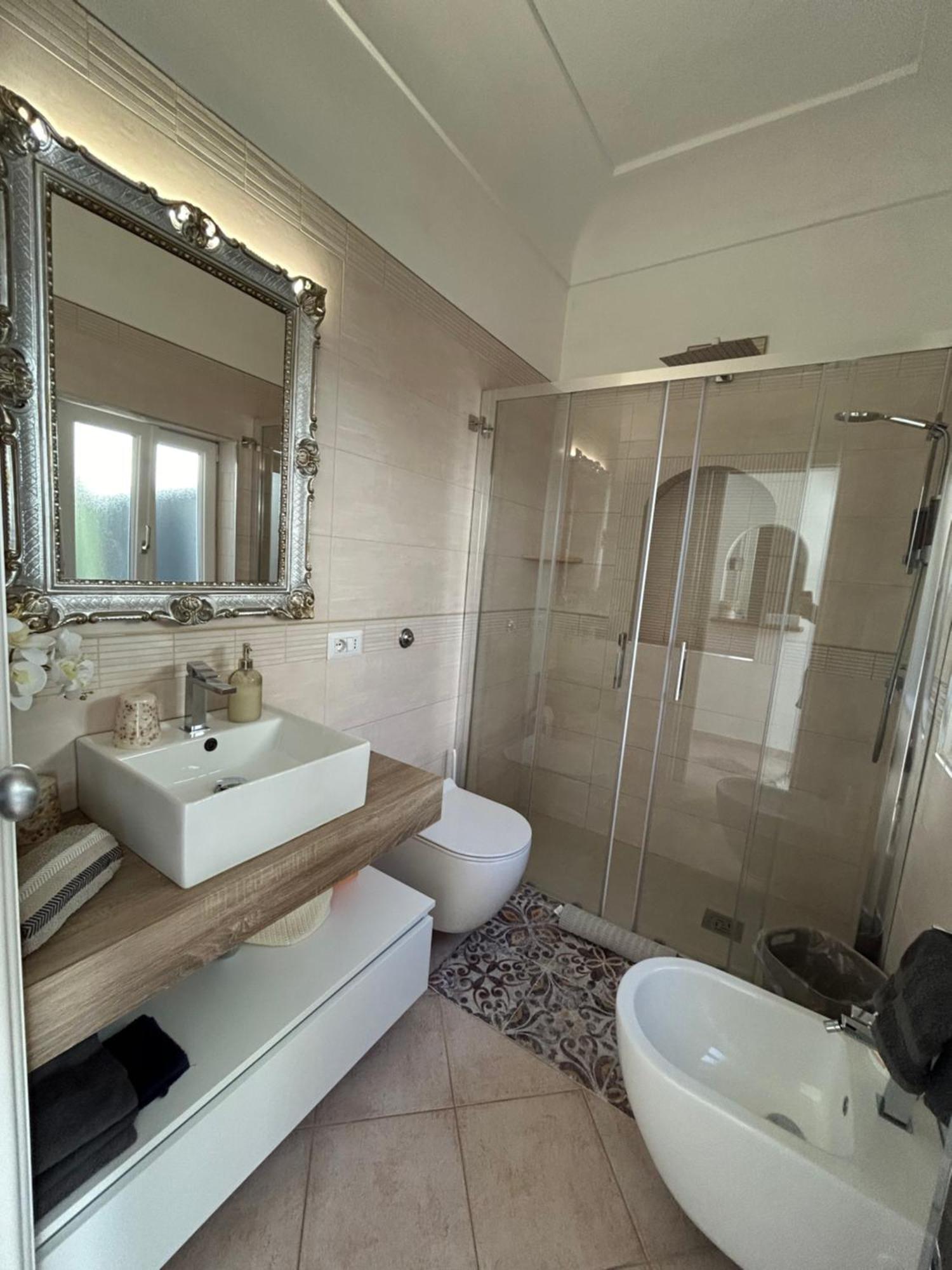 Marvelous Sea View Villa Капри Экстерьер фото