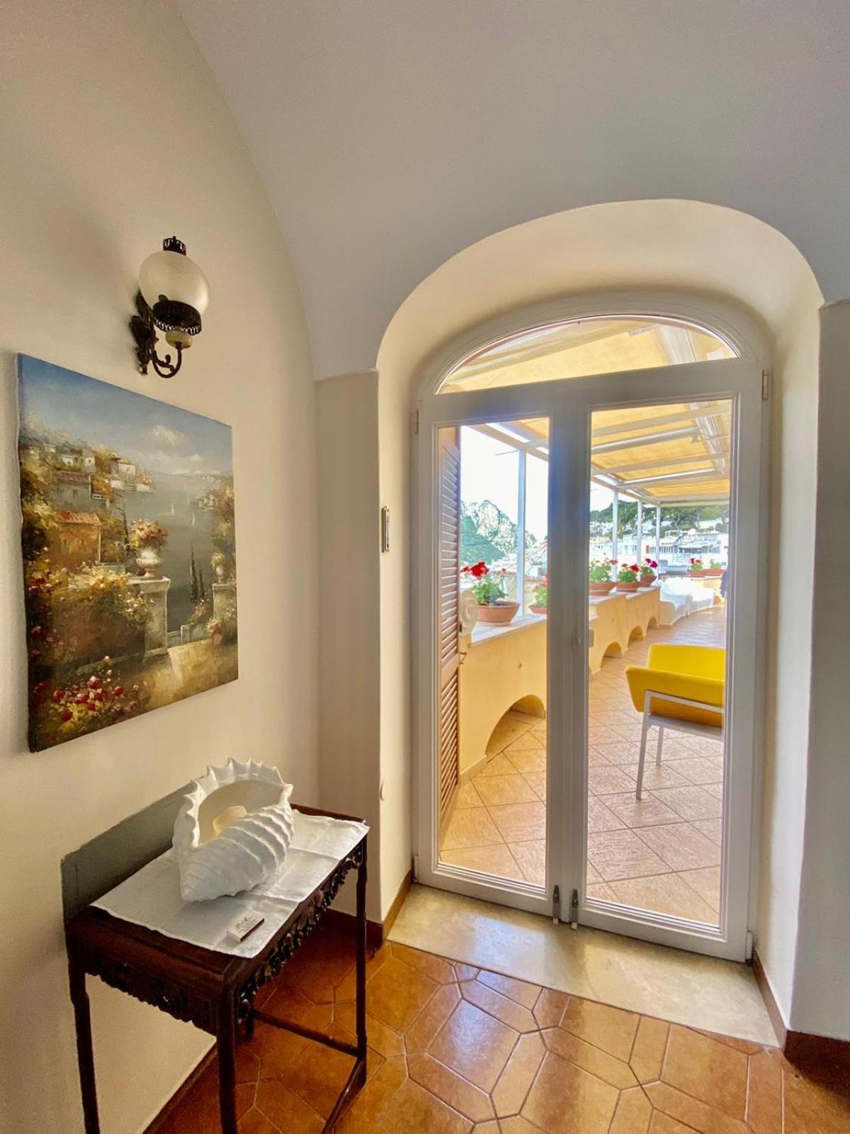 Marvelous Sea View Villa Капри Экстерьер фото